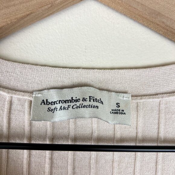 Abercrombie & Fitch Soft AF Cream V-Neck Slim Cardigan Sweater - Picture 4 of 6